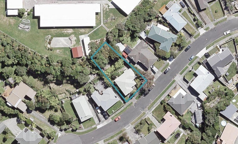 15 Barberry Grove, Maungaraki, Lower Hutt - Carousel 1