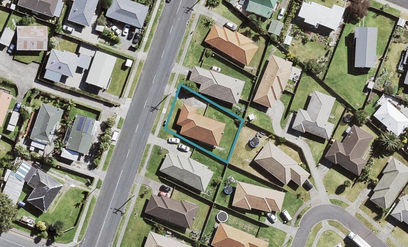 172 Bruce McLaren Road, Henderson, Auckland - Carousel 1