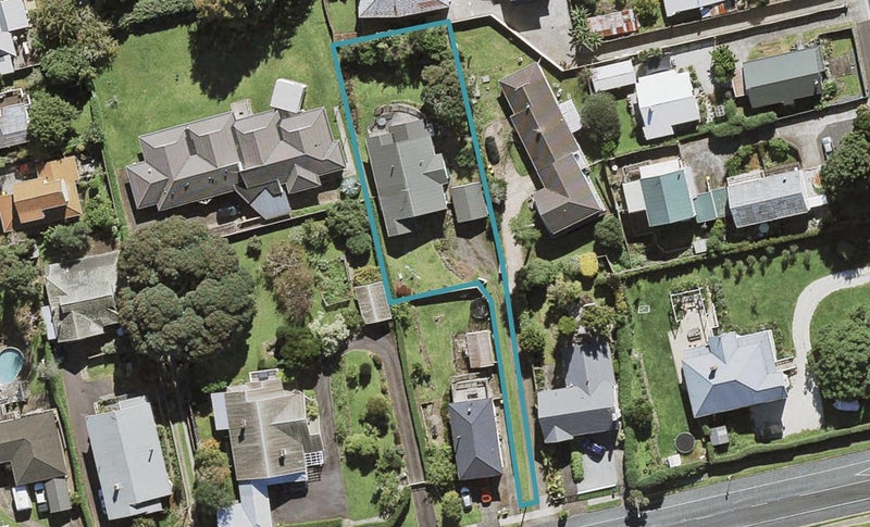 4 Taylor Road, Mangere Bridge, Auckland - Carousel 1