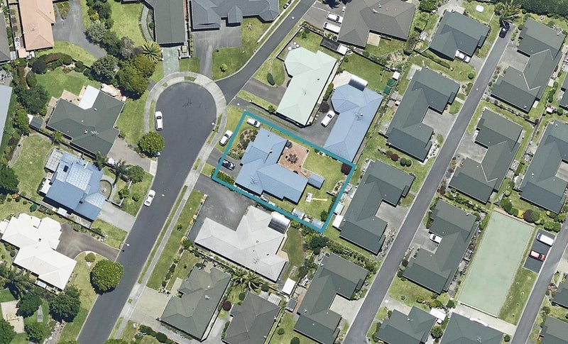 28 Elderton Avenue, Pyes Pa, Tauranga - Carousel 1