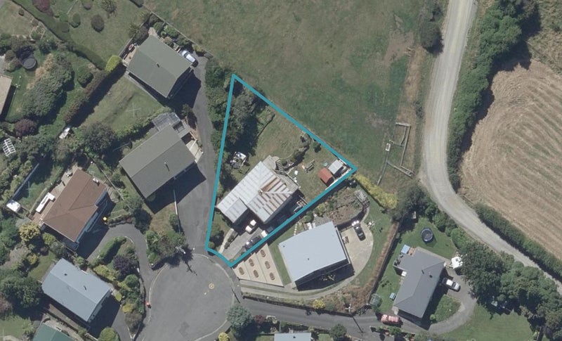 20 Strode Street, Halfway Bush, Dunedin - Carousel 1