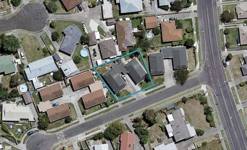 2/4 Ted Harpur Place, Onekawa, Napier - Carousel 1