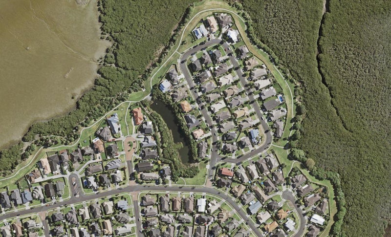 10 Stranraer Crescent, Wattle Downs, Auckland - Carousel 1
