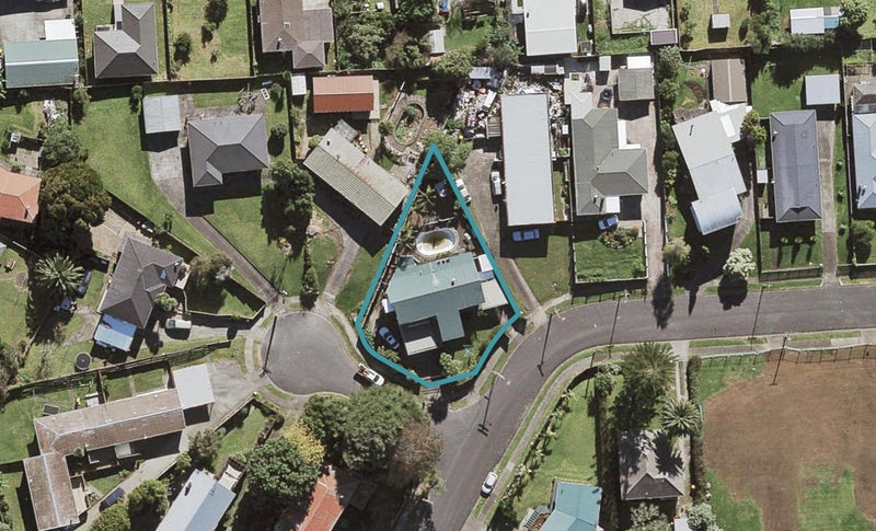 6 Farnborough Crescent, Mangere, Auckland - Carousel 1
