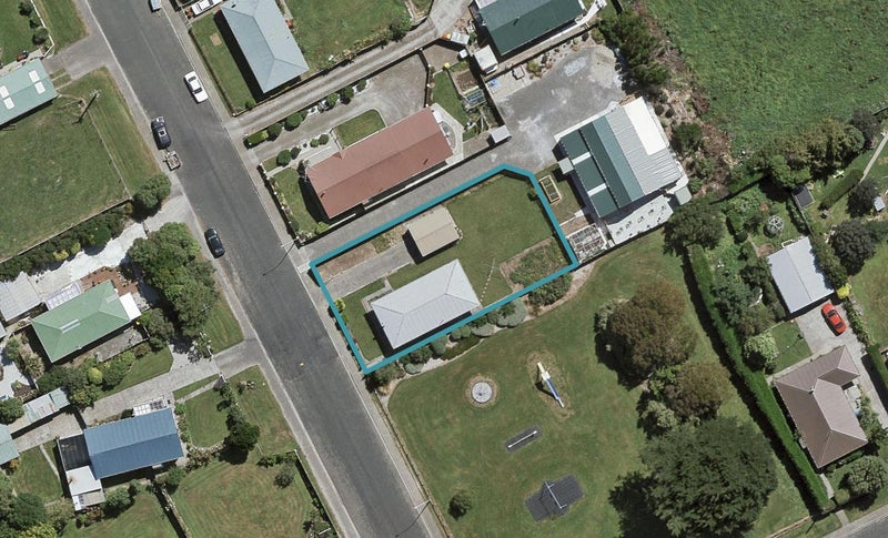 42 Shannon Street, Clifton, Invercargill - Carousel 1