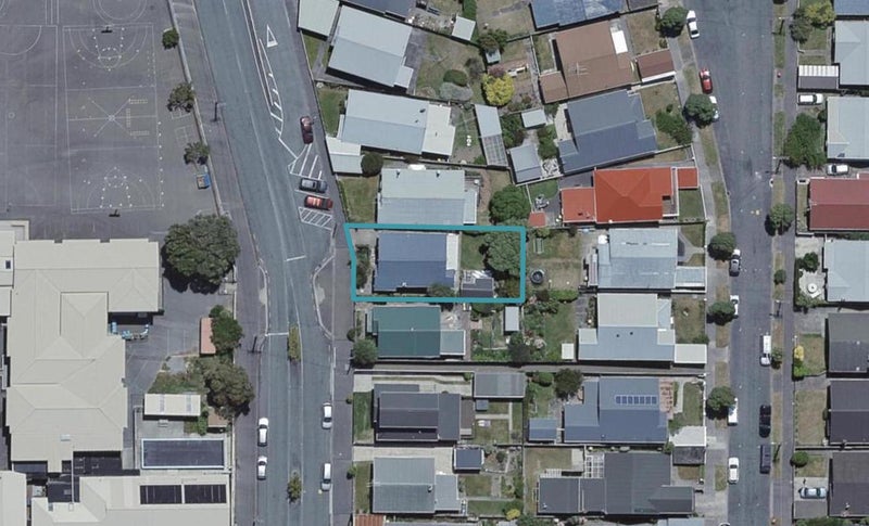 19 Freyberg Street, Lyall Bay, Wellington - Carousel 1
