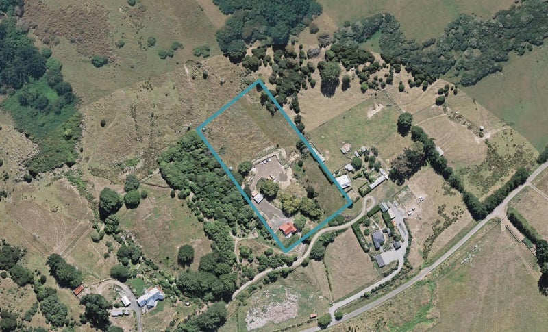 15 School Road, Robinsons Bay, Akaroa - Carousel 1