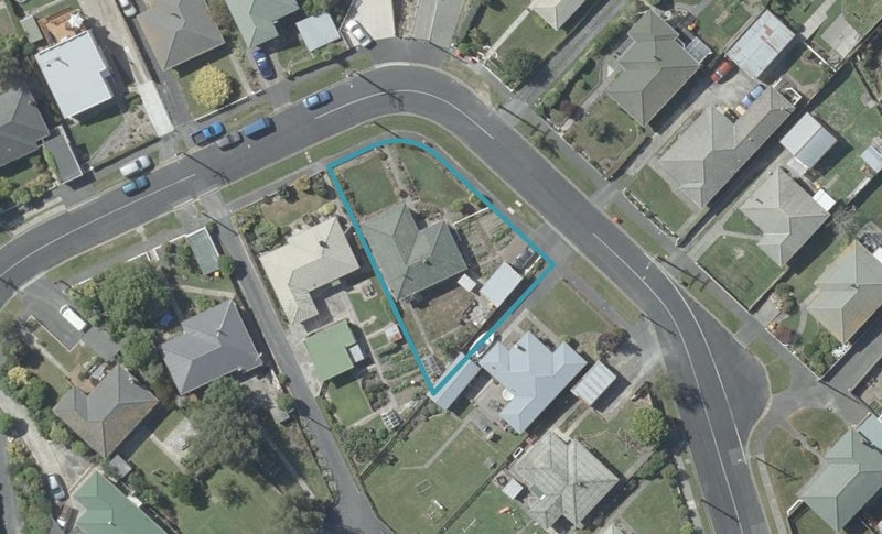 29 Koremata Street, Green Island, Dunedin - Carousel 1