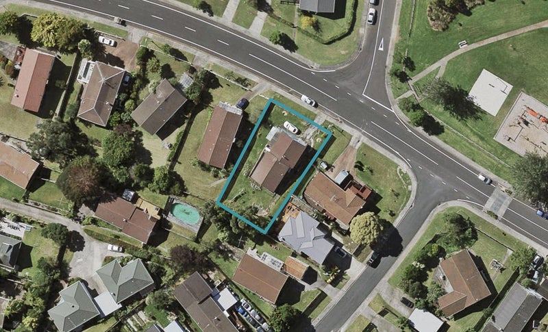57 Trias Road, Totara Vale, Auckland - Carousel 1