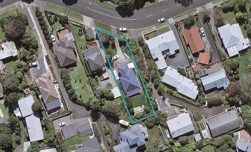18 Rimu Street, Strandon, New Plymouth - Carousel 1