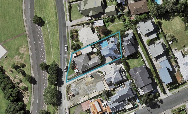 1/4 Marine Terrace, Bayswater, Auckland - Carousel 1
