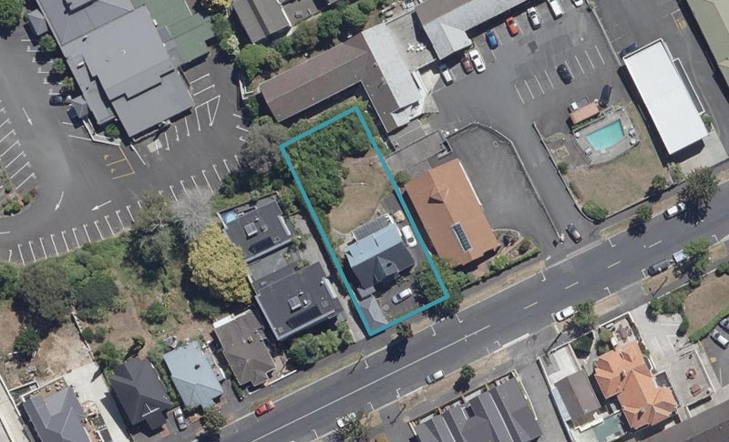 28 Thackeray Street, Hamilton Lake, Hamilton - Carousel 1