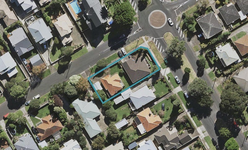 76 Moana Avenue, One Tree Hill, Auckland - Carousel 1
