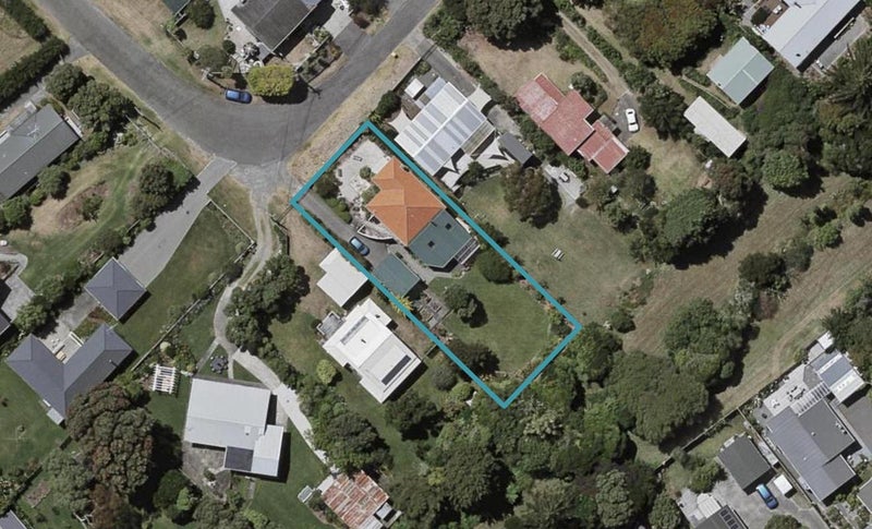 6 Henare Street, Waikanae Beach, Waikanae - Carousel 1