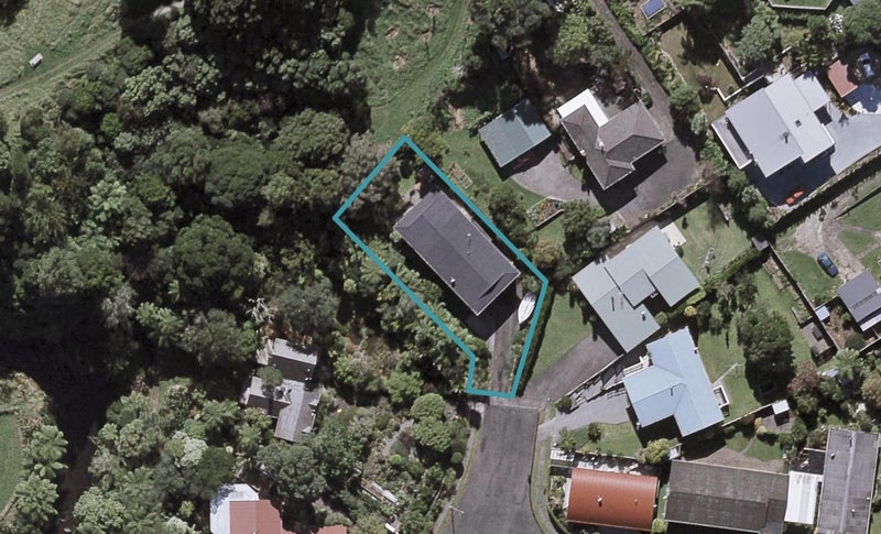 14 Spencer Place, Merrilands, New Plymouth - Carousel 1