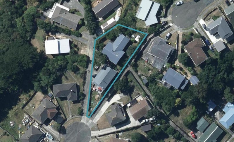 39A Spur Grove, Titahi Bay, Porirua - Carousel 1