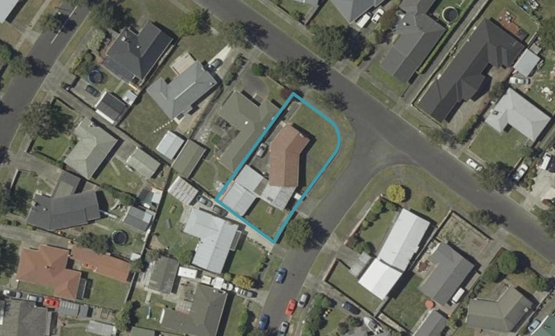 2 Mokau Place, Terrace End, Palmerston North - Carousel 1