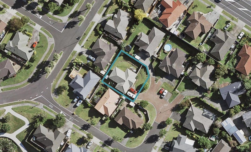 8 Ashland Place, Weymouth, Auckland - Carousel 1
