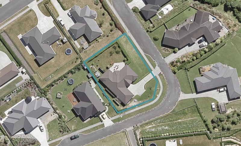 9 Jade Crescent, Timberlea, Upper Hutt - Carousel 1