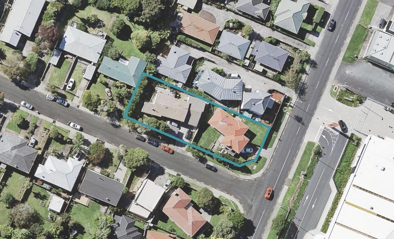 1/175 Wellington Street, Howick, Auckland - Carousel 1