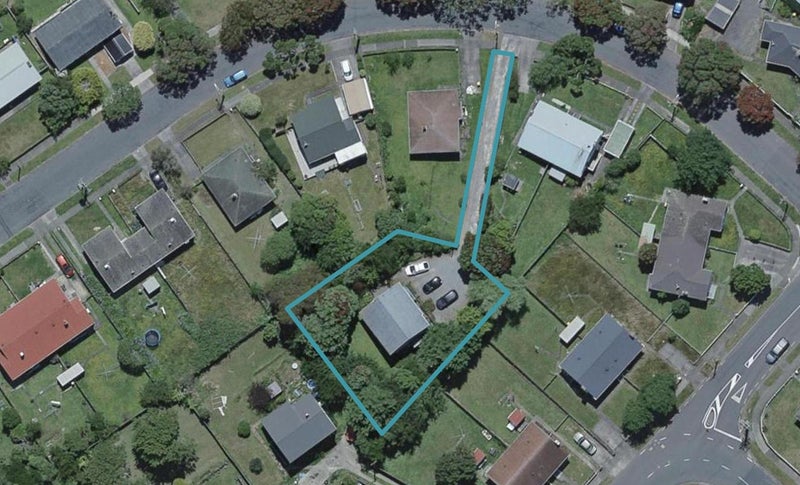 66 Franklyn Road, Tawa, Wellington - Carousel 1