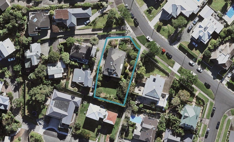 2/16 Mariposa Crescent, Birkenhead, Auckland - Carousel 1