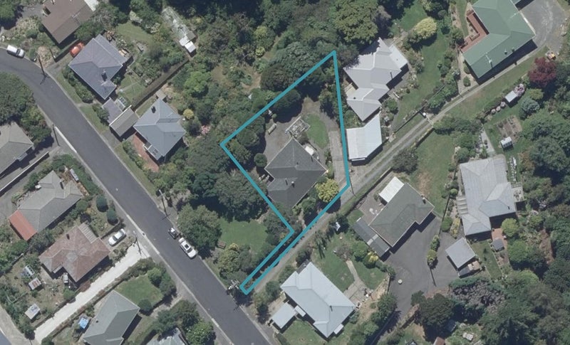 27 Glenmore Street, Glenleith, Dunedin - Carousel 1