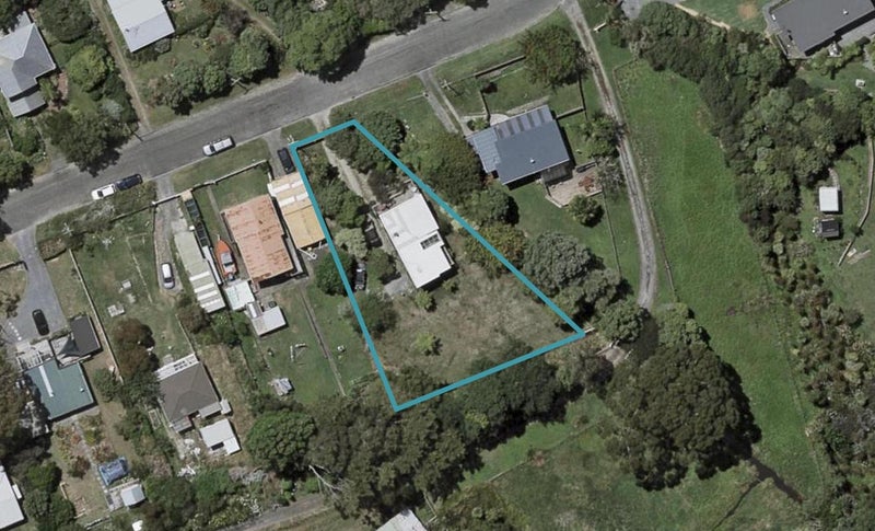13 Toroa Road, Otaihanga, Paraparaumu - Carousel 1