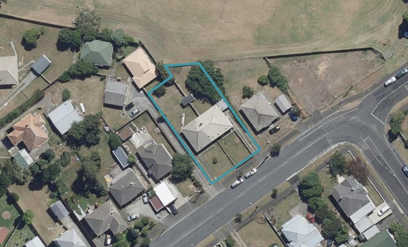 38 Rimu Street, Maeroa, Hamilton - Carousel 1