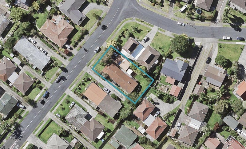15 Cromdale Avenue, Highland Park, Auckland - Carousel 1