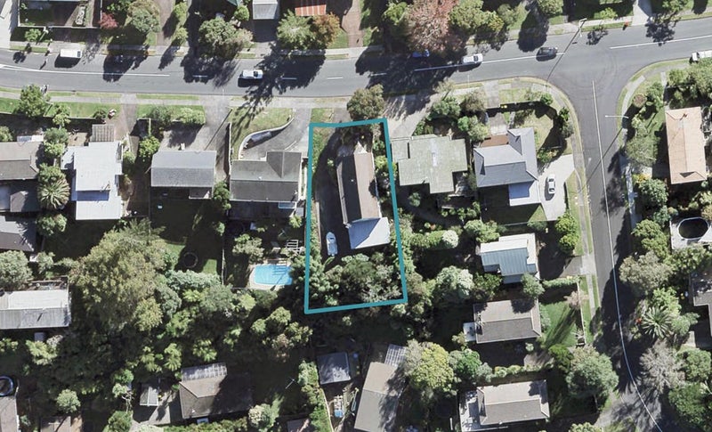 210 Glamorgan Drive, Northcross, Auckland - Carousel 1