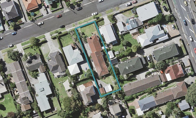 1/3 Kawerau Avenue, Devonport, Auckland - Carousel 1