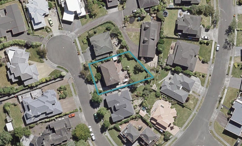 5 Kingfisher Close, Brown Owl, Upper Hutt - Carousel 1