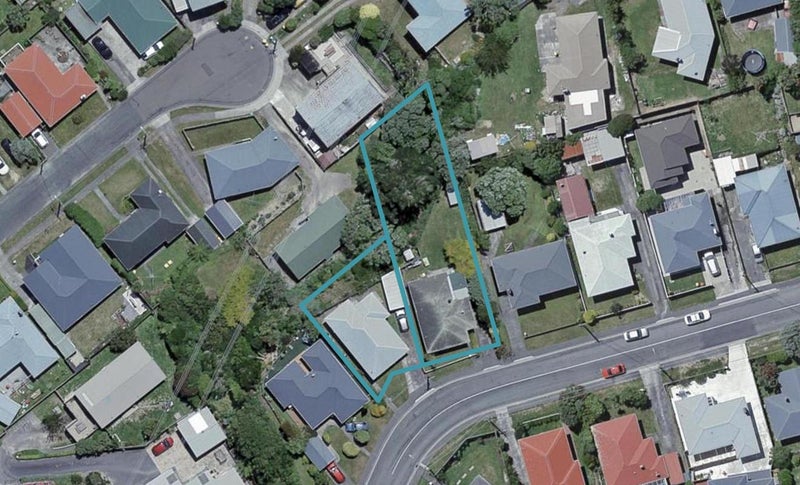 7 Kenmore Street, Newlands, Wellington - Carousel 1