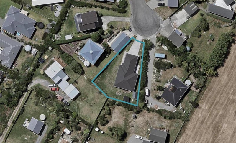 11 Sylvia Way, Otaki - Carousel 1