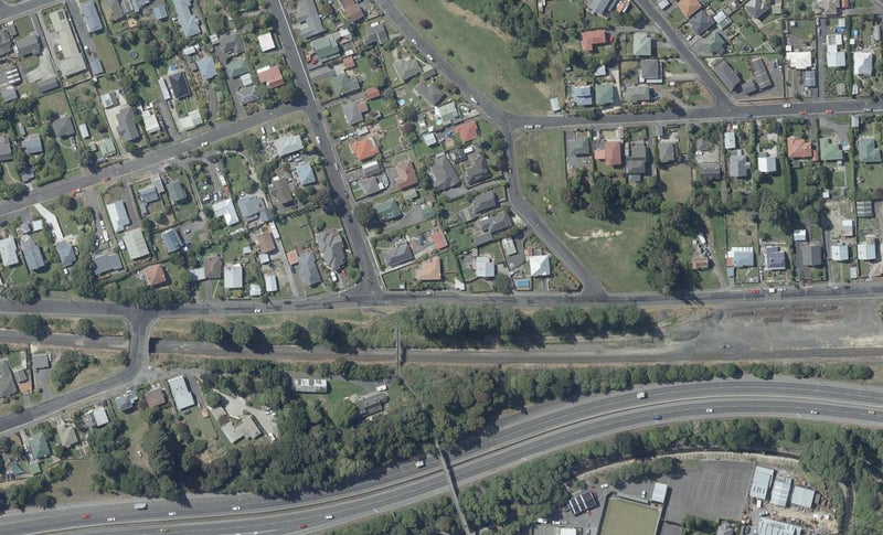 26 Neill Street, Abbotsford, Dunedin - Carousel 1