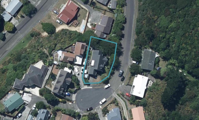 8 Solway Place, Papakowhai, Porirua - Carousel 1
