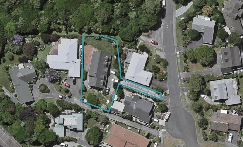 10 Manu Grove, Waikanae - Carousel 1