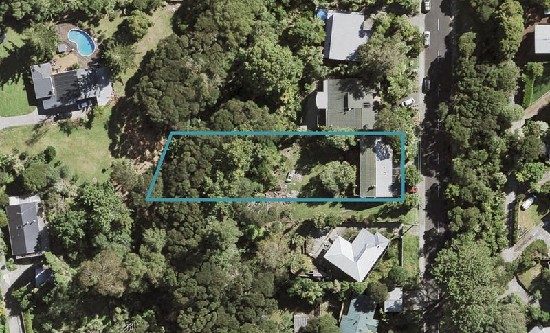 30 Woodfern Crescent, Titirangi, Auckland - Carousel 1