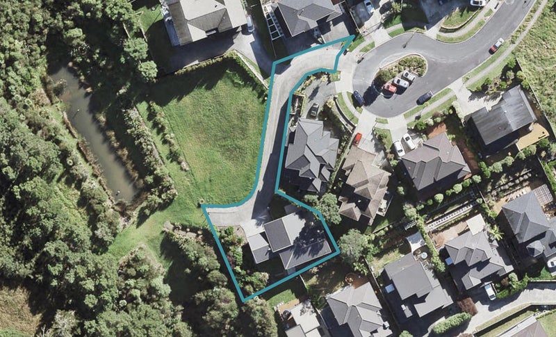 39 Namsan Close, Fairview Heights, Auckland - Carousel 1