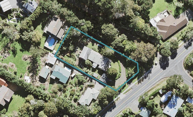1115 Scenic Drive North, Swanson, Auckland - Carousel 1