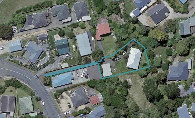 13 Lyndfield Lane, Newlands, Wellington - Carousel 1
