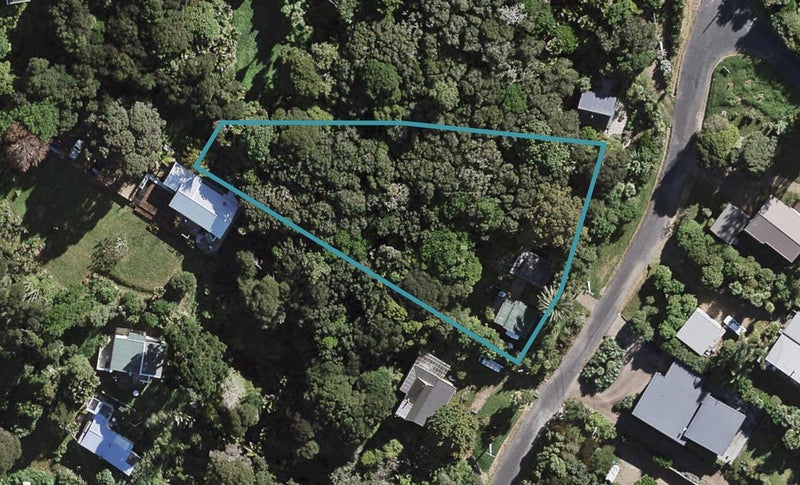 29 Beatty Parade, Surfdale, Waiheke Island - Carousel 1