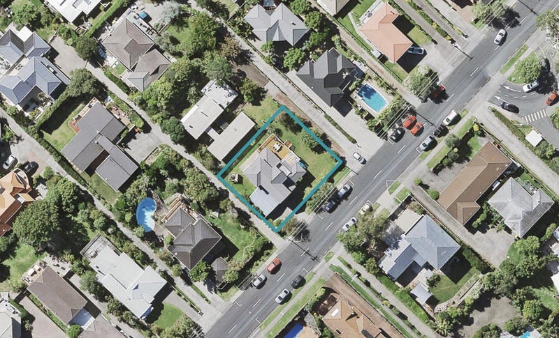 76 Aberdeen Road, Campbells Bay, Auckland - Carousel 1