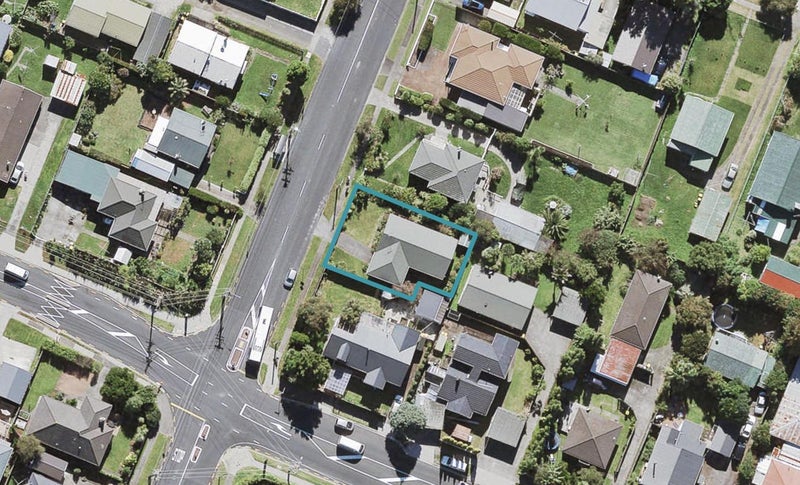 77 Lynwood Road, New Lynn, Auckland - Carousel 1