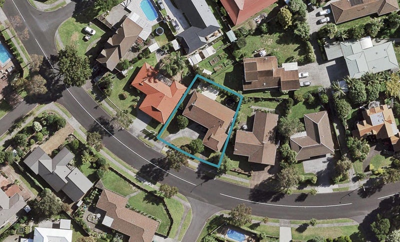 112 Walter Strevens Drive, Conifer Grove, Takanini - Carousel 1