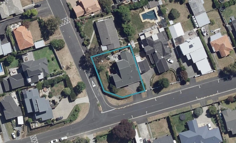 2 Dalethorpe Avenue, Fairfield, Hamilton - Carousel 1