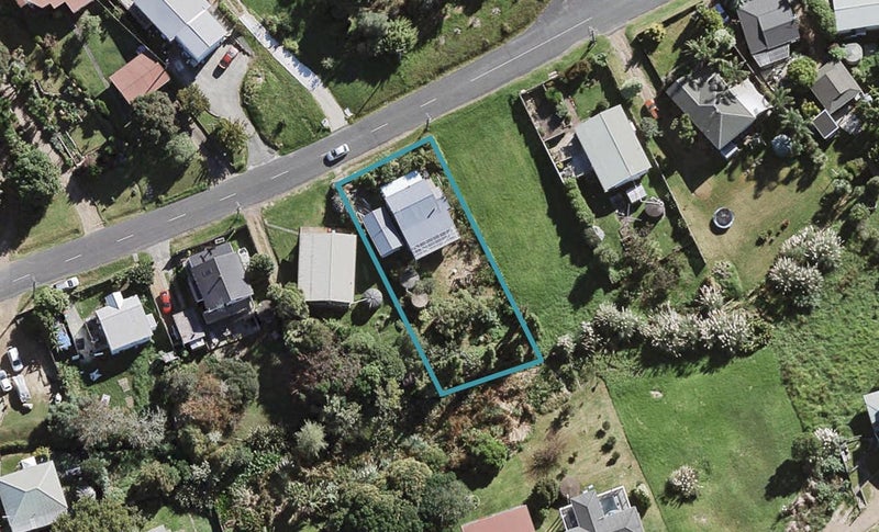 30 Hamilton Road, Surfdale, Waiheke Island - Carousel 1