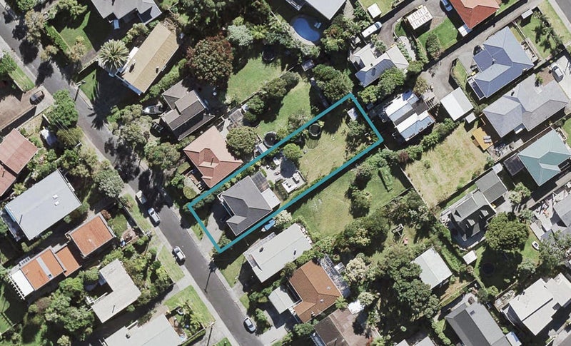 24 Sea Vista Avenue, Beach Haven, Auckland - Carousel 1