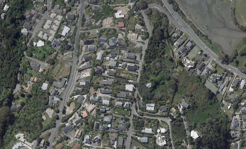 2/28 Maffeys Road, Mount Pleasant, Christchurch - Carousel 1